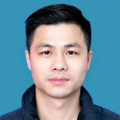 王强，人民摄影协会会员、萍乡市摄影家协会会员、芦溪县摄影协会会员、中经视觉注册摄影师、视觉中国签约摄影师、中国专业摄影网摄影师、光明网二级摄影师、新华网等媒体通讯员。作品在国家、省、市、县各大报纸、媒体刊登，近年来，在《人民日报》、《人民日报海外版》、《经济日报》、《中国组织人事报》、《中国环境报》、《江西日报》、《信息日报》、《萍乡日报》、新华社客户端、新华网、中新网、共产党员网、学习强国等上稿上百篇。